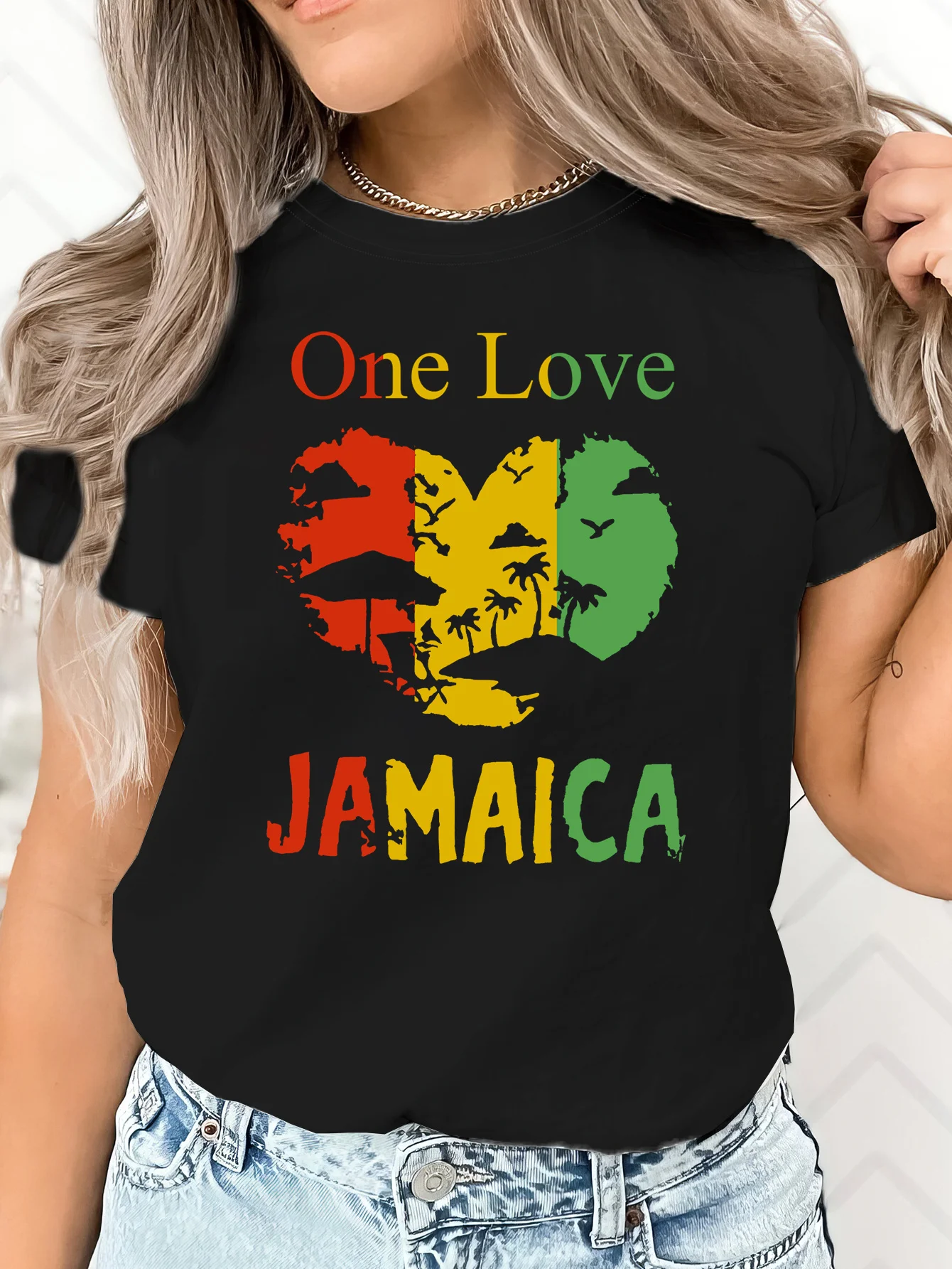 

Heart Print T-shirt, Short Sleeve Crew Neck Casual Top For Summer & Spring, Women's Clothingv