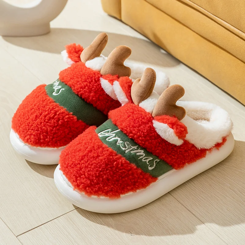 thumbnail image 1 of Pantuflas de invierno de algodón cálido de felpa antideslizantes con cuernos de ciervo, de algodón, para exteriores, suela transpirable, suaves, para parejas, 1 of 5