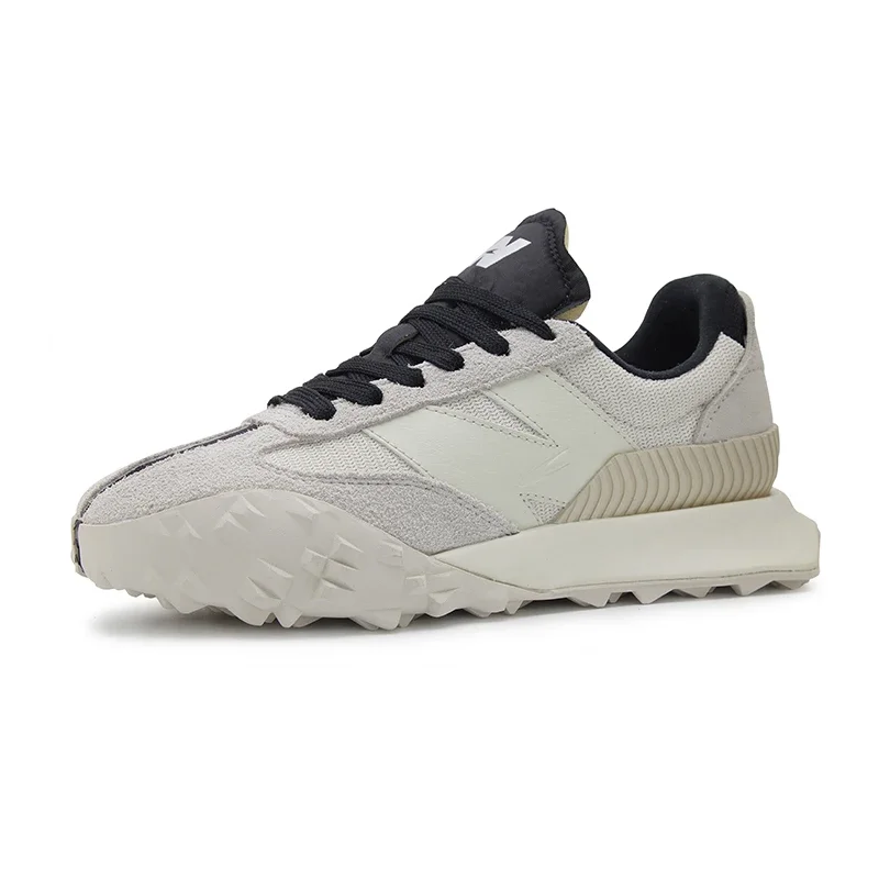 Football Shoes Classic Sports Sneakers for Men and Women Durable Non-Slip Running Shoes