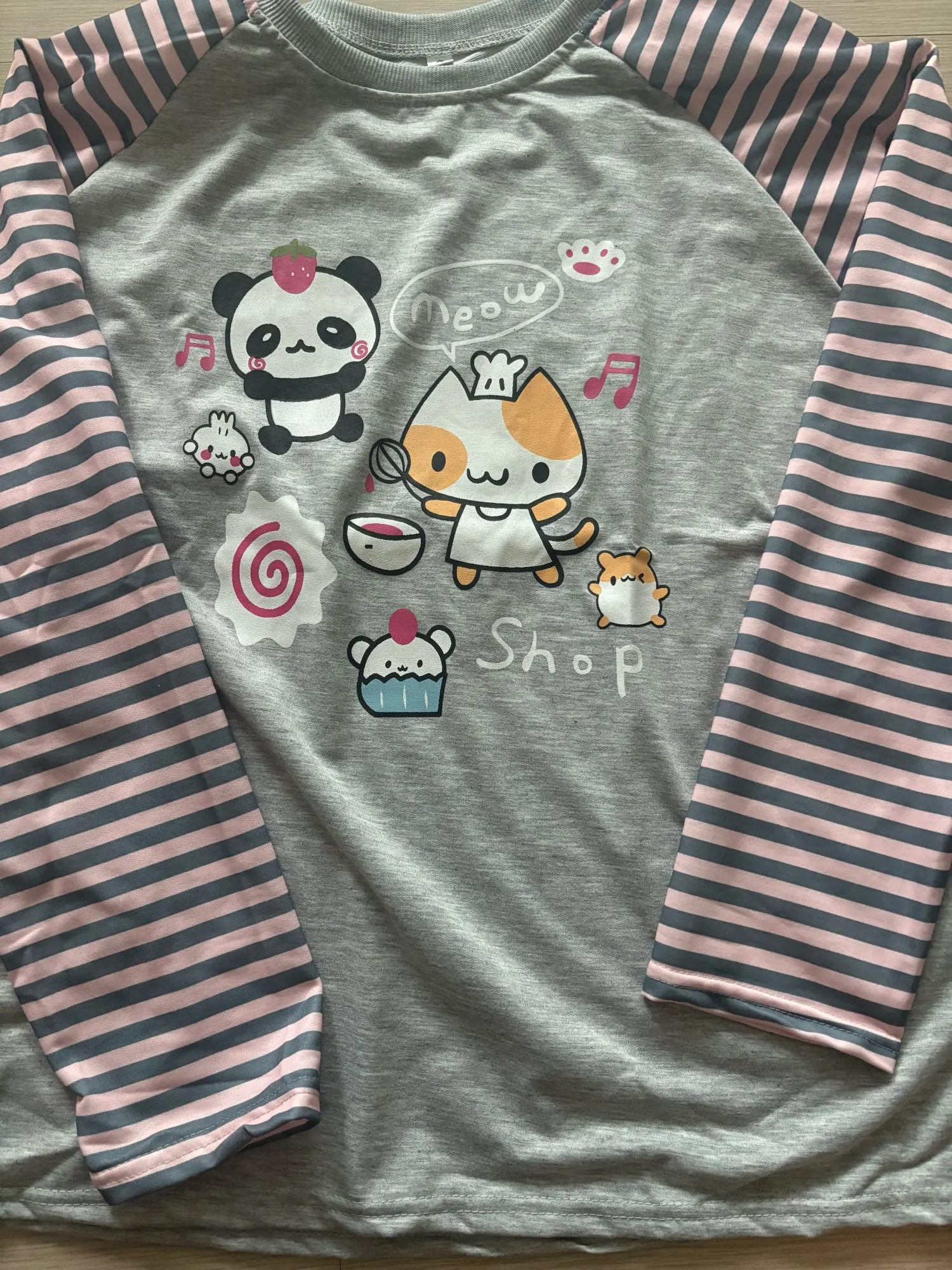 Cat Cafe Sweatshirt - Harajuku Aesthetic photo review