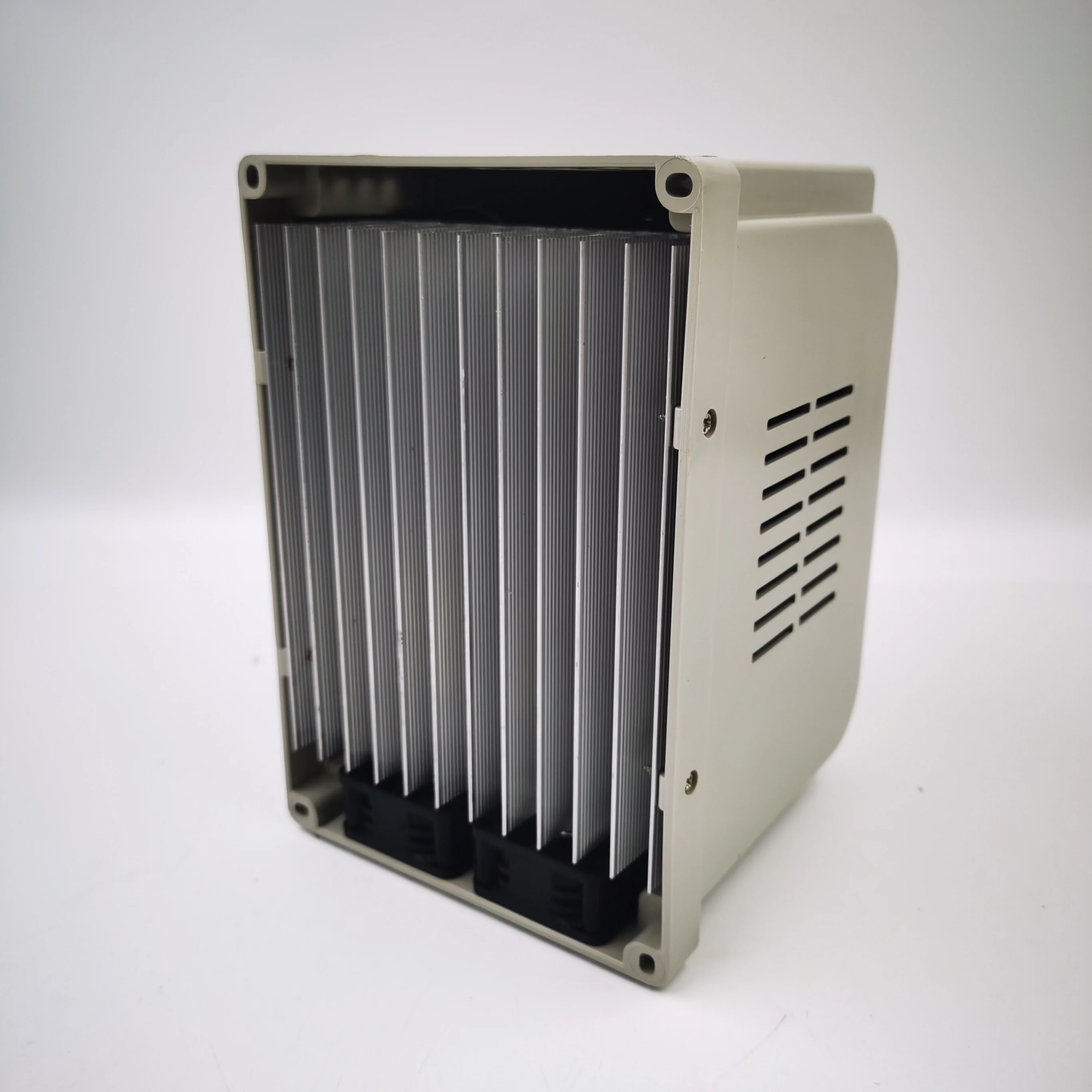 Motor Speed Controller FAN Water Pump motor speed regulator Frequency converter single-phase input and three-phase Output 1.5kw/2.2KW/4KW 220V