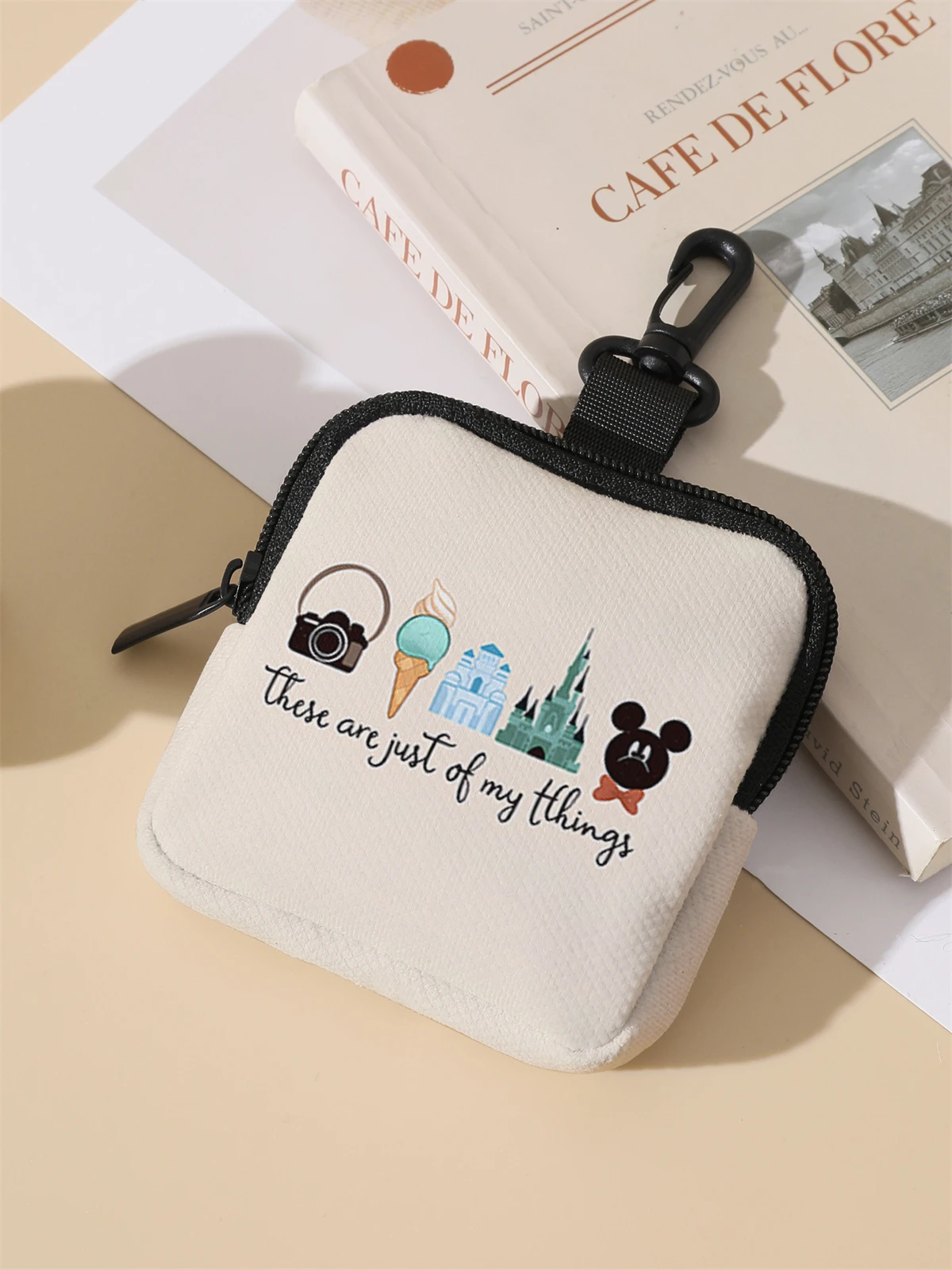 Large capacity coin wallets, digital printed coin wallets, and storage bags are ideal choices for GIFs