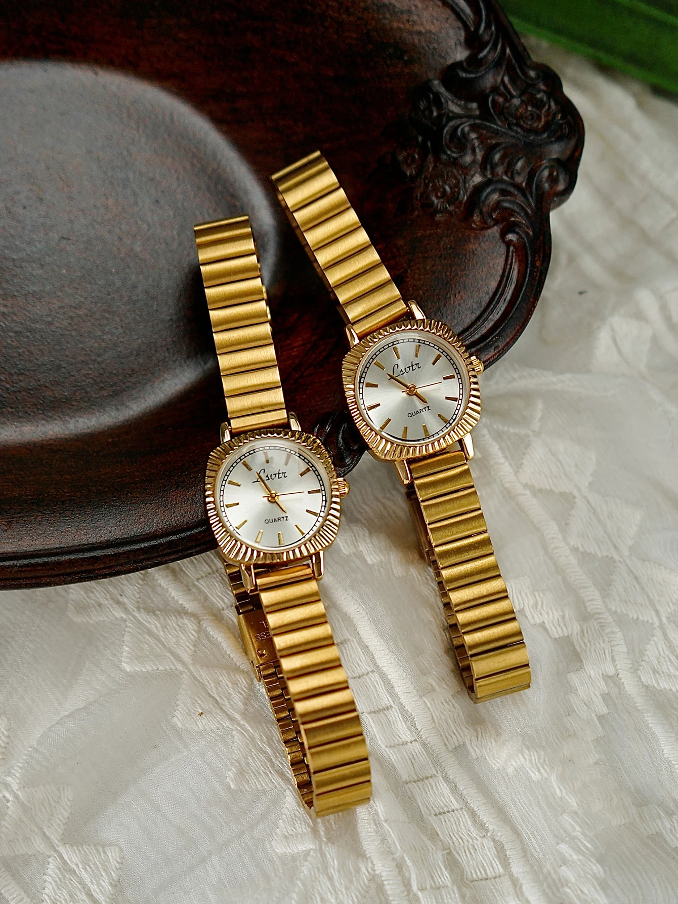 1 Piece of New Fashionable and Simple Gold Stainless Steel Women's Watch Business Casual Elegant Retro Style Waterproof Women's Quartz Watch Suitable for Holiday Gifts 2
