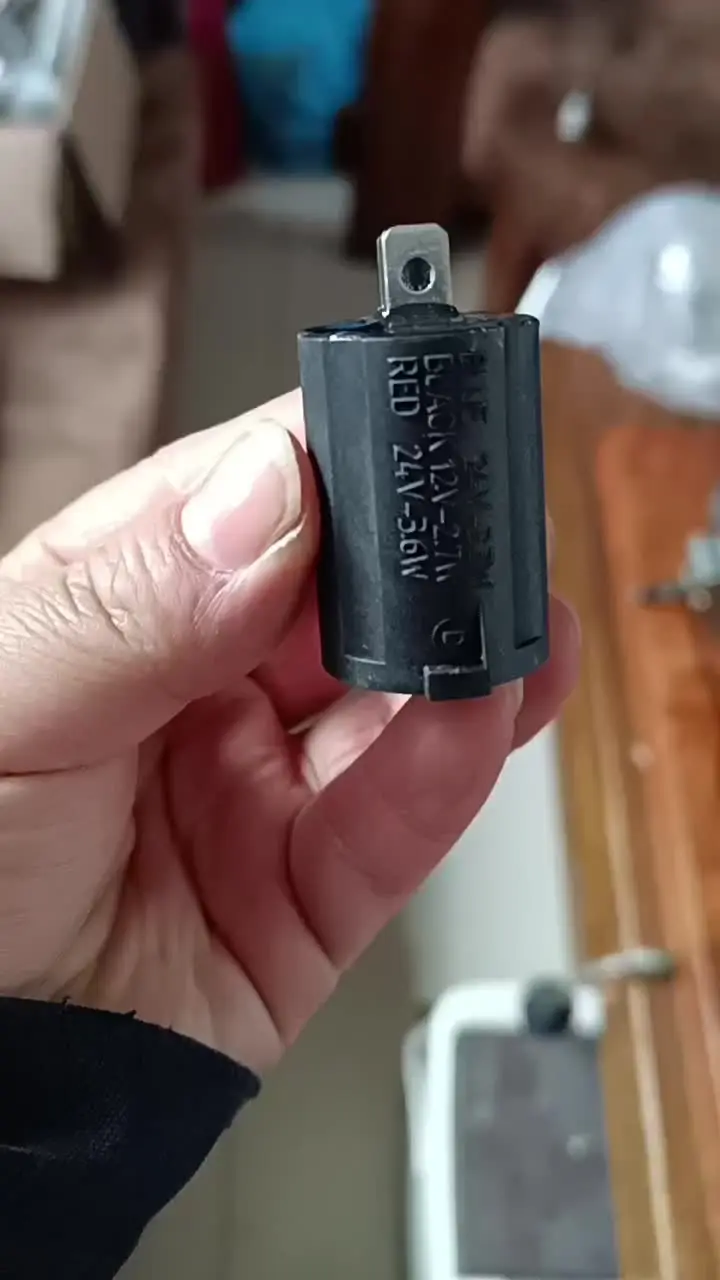 Produktbild von DL EP100/EP100B Pulsator-Spule – Magnetventil Für Melkmaschinen, 12V/24V, Auswahl Verschiedener Leistungen