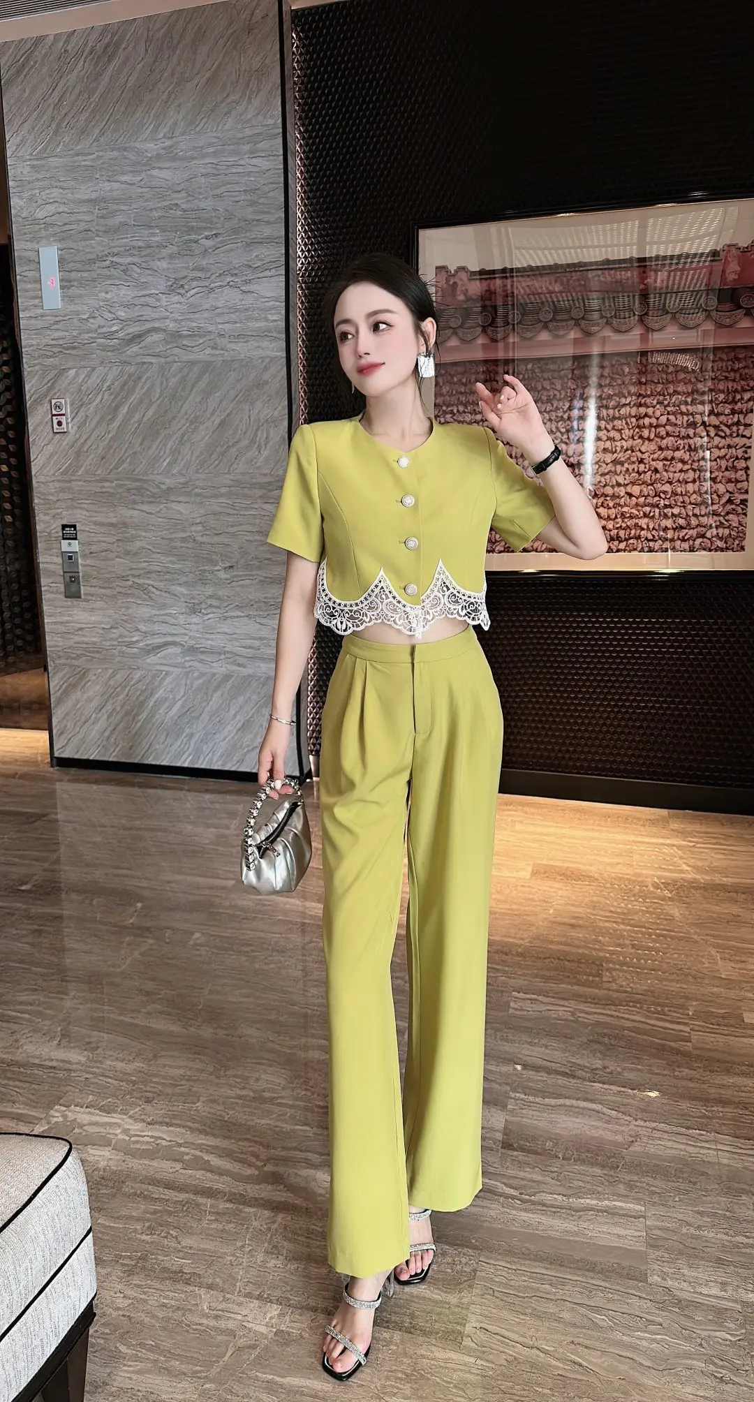 

2023 Women's Clothing Fashion Classic Simple Suit