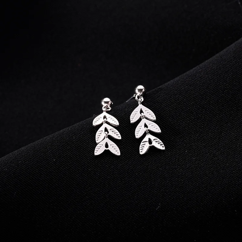 Рисунок 3 - Женские серьги-гвоздики из серебра 925 пробы