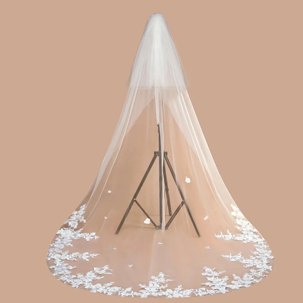3 Meters One Layers Bridal Veils Lace Edge Cathedral Wedding Veil Comb Soft Tulle bridal veil