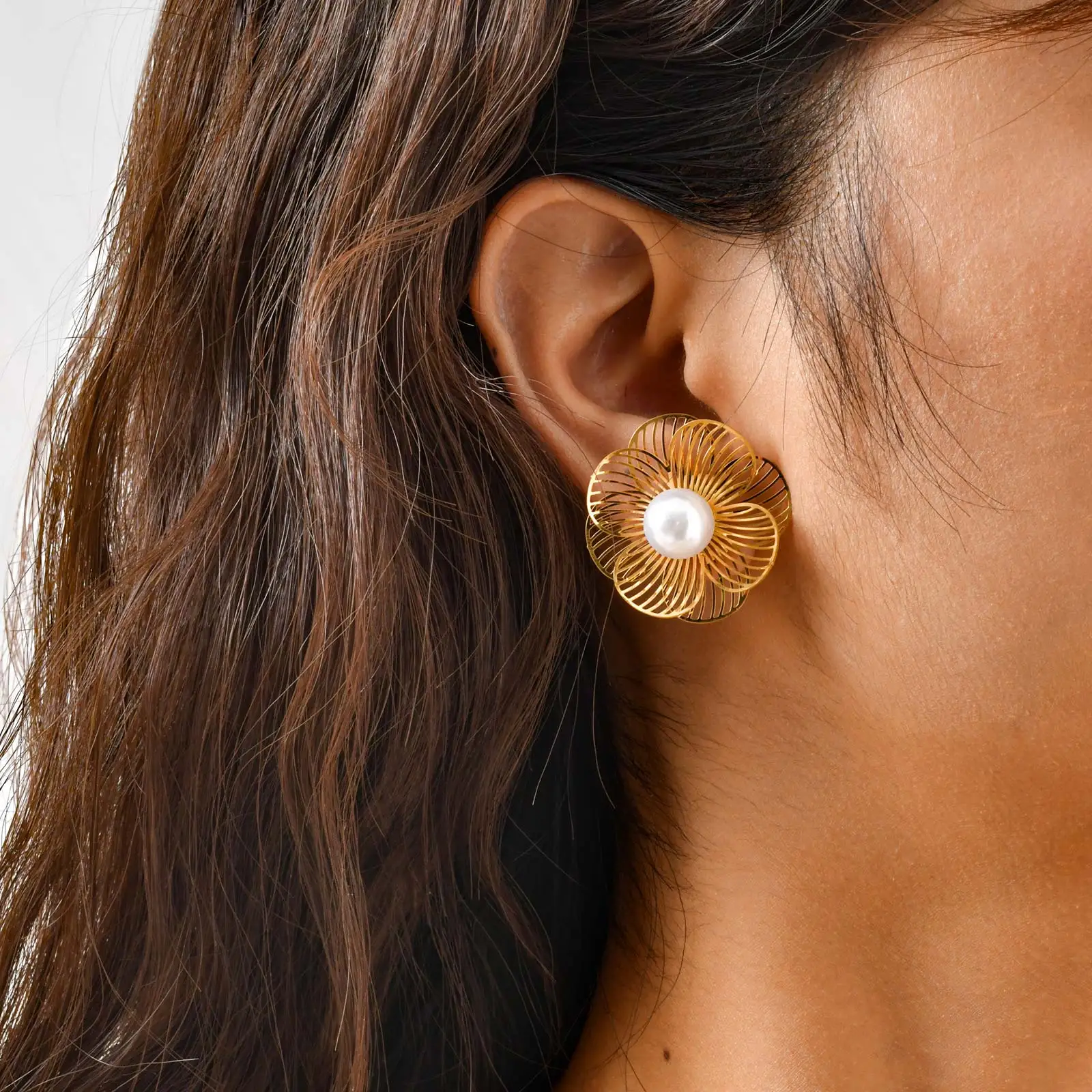 Vintage übertriebene hohle Blume große Ohrringe für Frauen, lange Ohrringe aus Edelstahl, modischer, einzigartiges Design-Statement-Schmuck – Detail 6