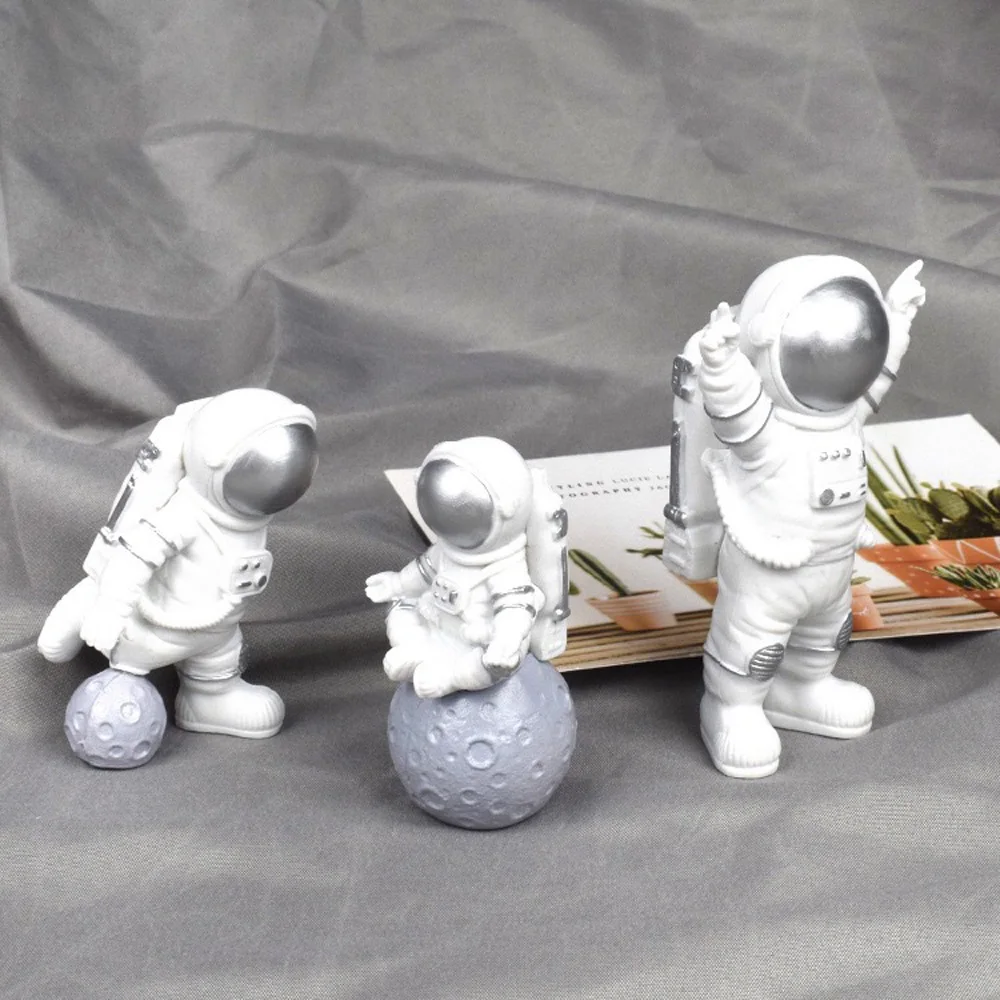 

3pcs Resin Miniature Spaceman Kids Party Cake Decoration Action Model Astronaut Figure Home Decoration