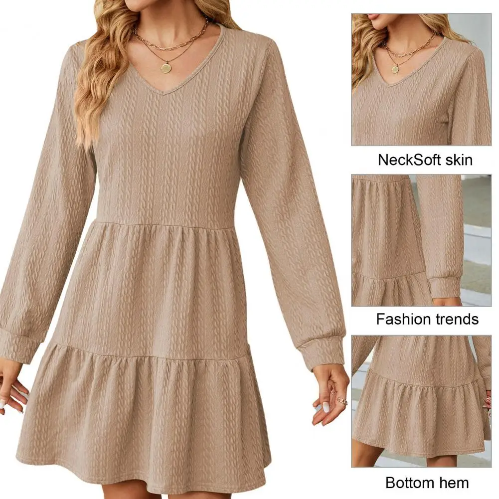 

Женское платье изготовлено из высококачественной полиэфирной ткани, мягкой на ощупь и удобной в носке.