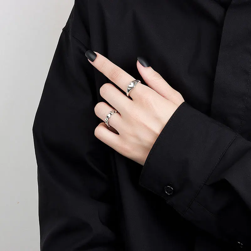 Anello a forma di cuore in argento stile moda 2025_voghion.com