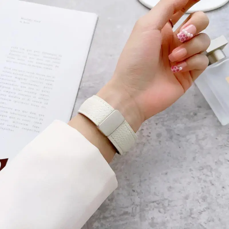 Premium 22mm Leather Loop Band with Magnetic Buckle - Elegant Strap Bracelet