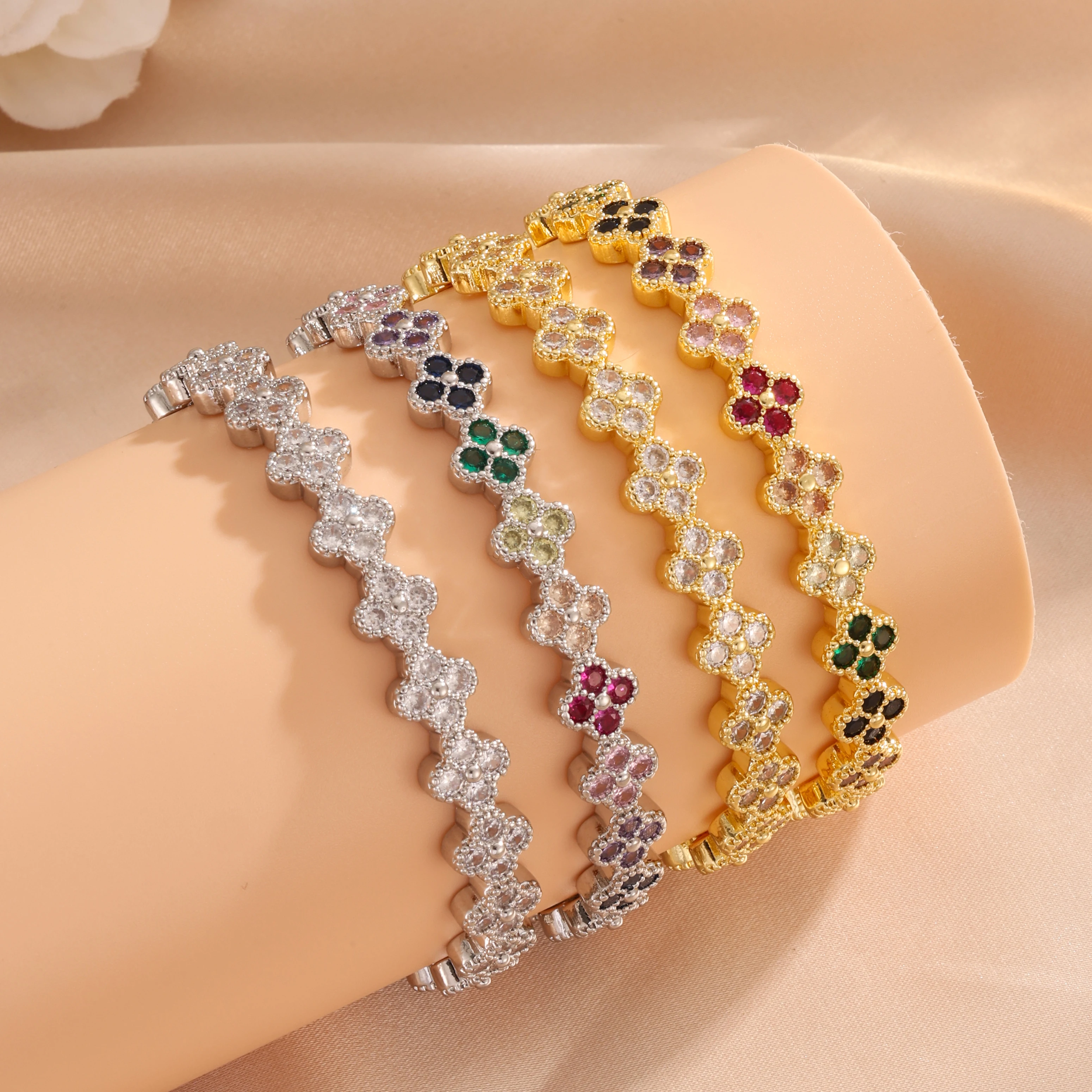 Mode Bunte Zirkon Fünf-blatt Blume Klee Offene Armreif Armbänder für Frauen Luxus Shiny CZ Hochzeit Schmuck