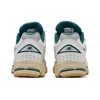New Balance NB 2002R Chaussures de sport rétro en cuir de vache et textile, basses, décontractées, pour l'entraînement et la course à pied, unisexe, blanc et vert M2002RGS 6