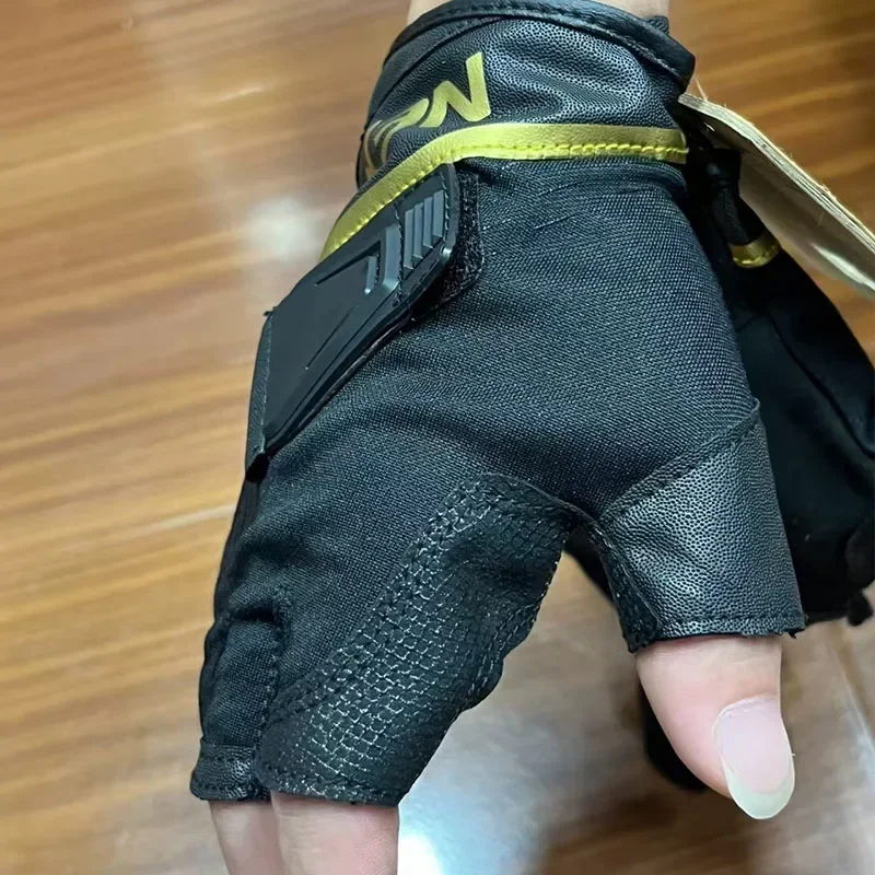 1 Pair Winter Fishing Gloves for Men 3 Fingers Cut Sports Glove PU Leather Windproof Warm Rock Fishing Gloves Apparel
