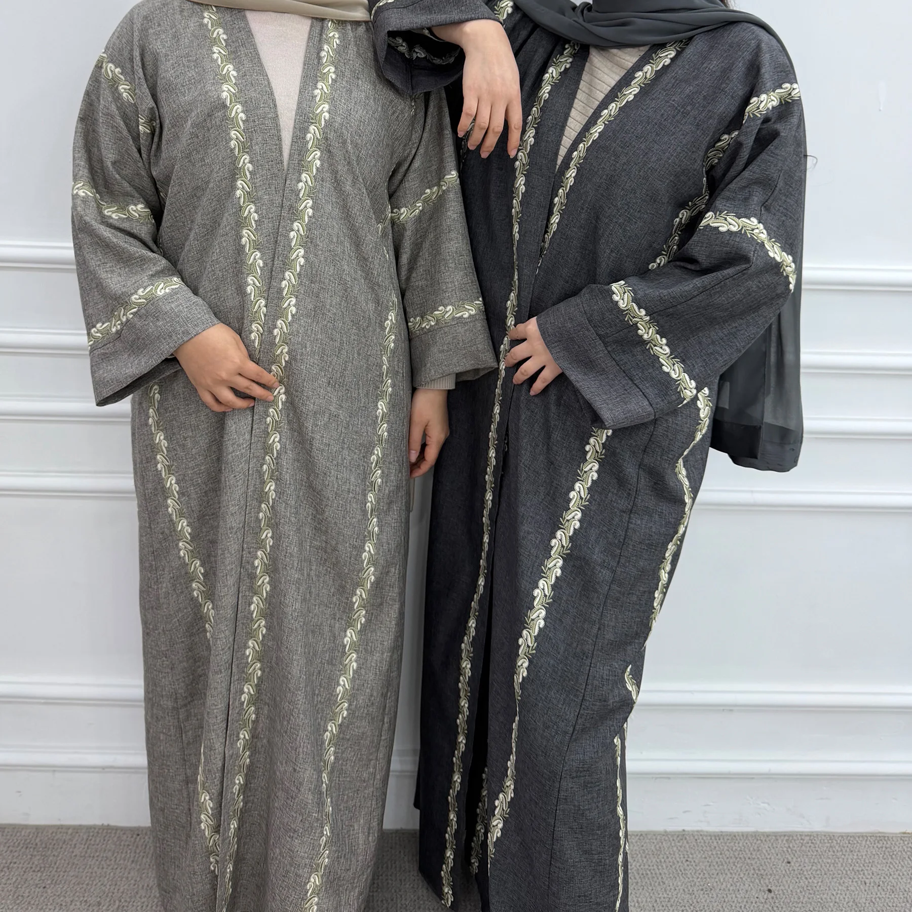 Lightweight women's abaya embroidered from synthetic linen for Ramadan and Eid, with light wing-shaped sleeves, Turkish Islamic st...
