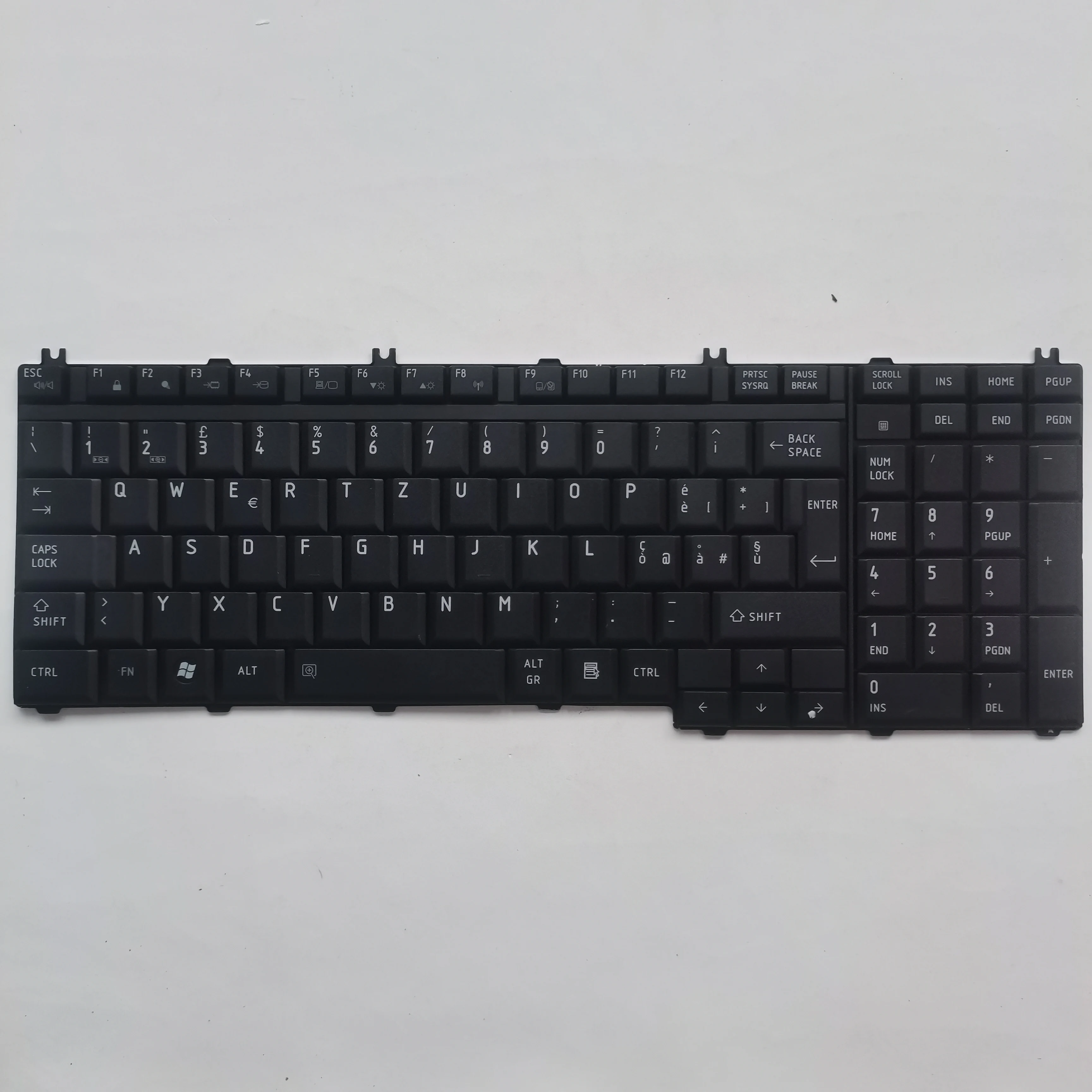 Для Toshiba Satellite P200 P300 P305 P305D L350 L355 L355D L500 L500D L505 L505D L550 IT итальянская клавиатура