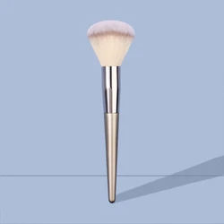 Luxurious Soft Bristle Powder Brush with High - Grade Wooden Handle (Champagne)