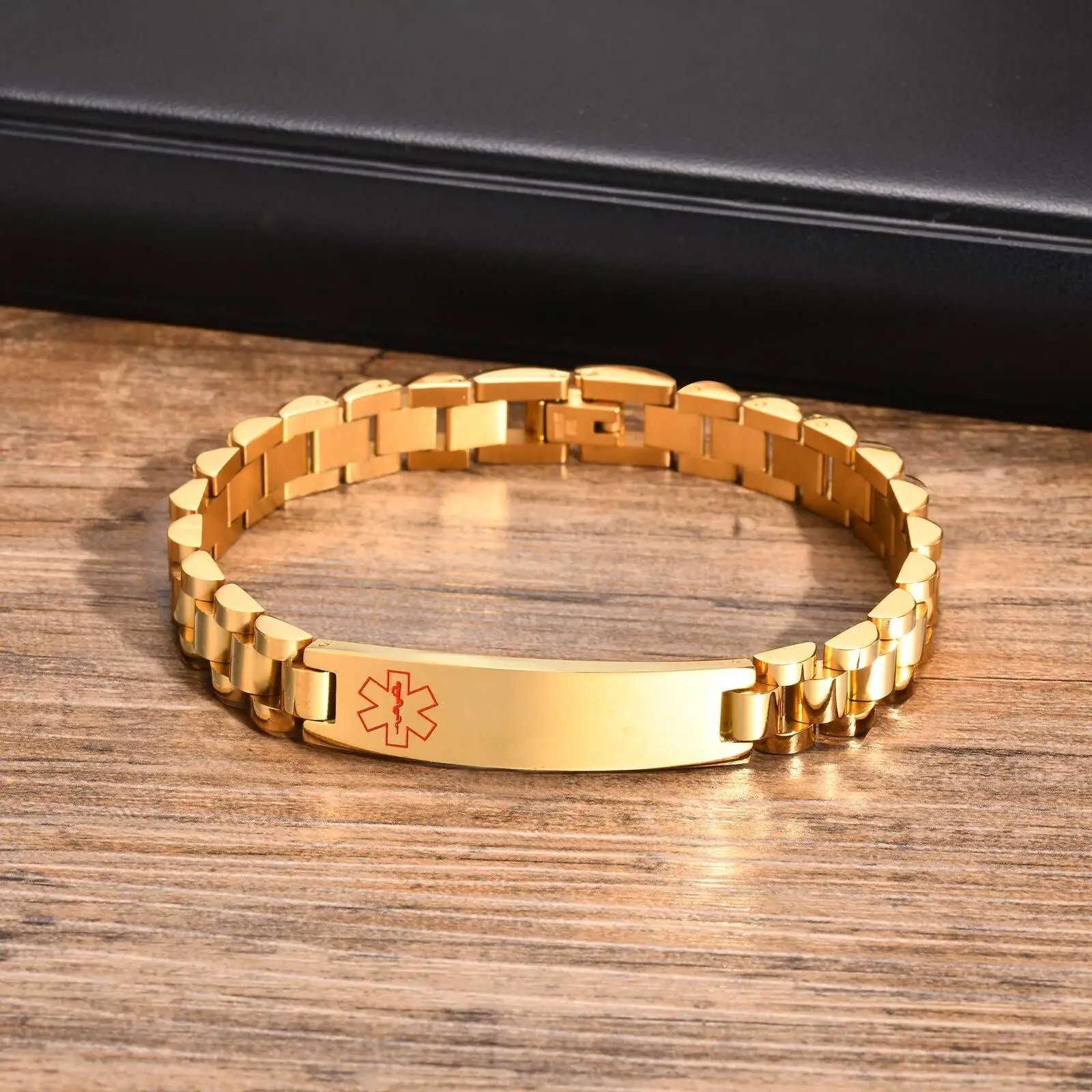 Rotes medizinisches ID-Armband für Männer, personalisiertes Edelstahl-Uhrenarmband im medizinischen Alarm-Stil, luxuriöse Schmuckgeschenke – Detail 7