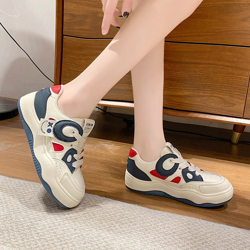 

Женские туфли на толстой подошве, повседневные спортивные туфли с мягкой подошвой, подходящие цвета, для весны и осени, 2024