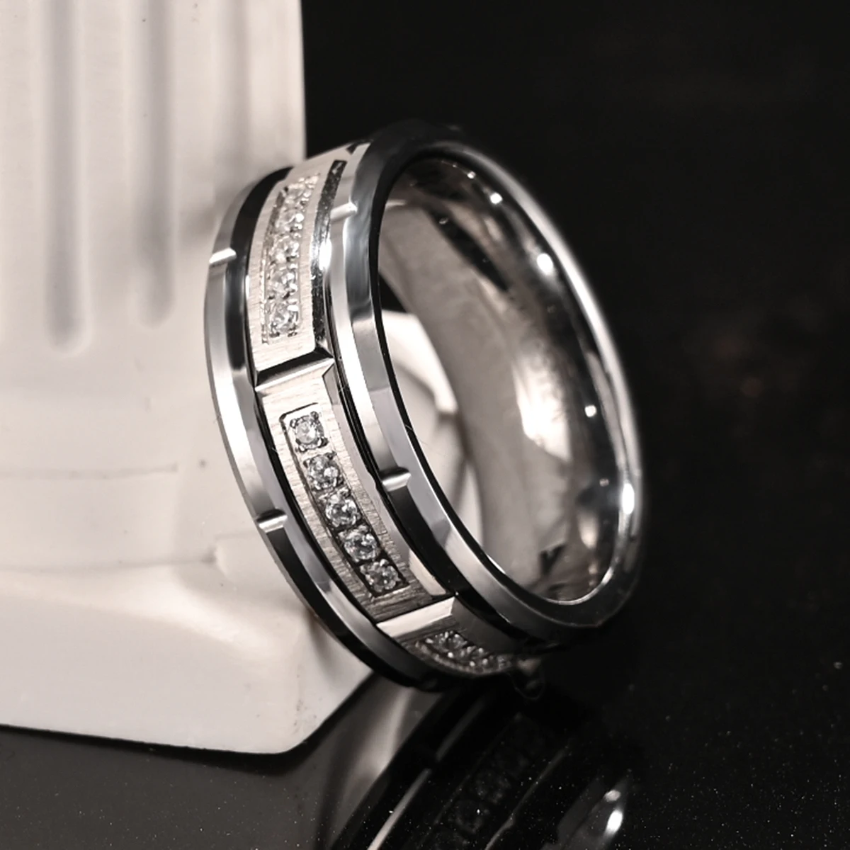 Tungsten Carbide Men's Ring, White Zircon 8mm Couple Wedding Ring, Fashion Hip Hop Suitable for Daily Wedding Party Wear_voghion.com