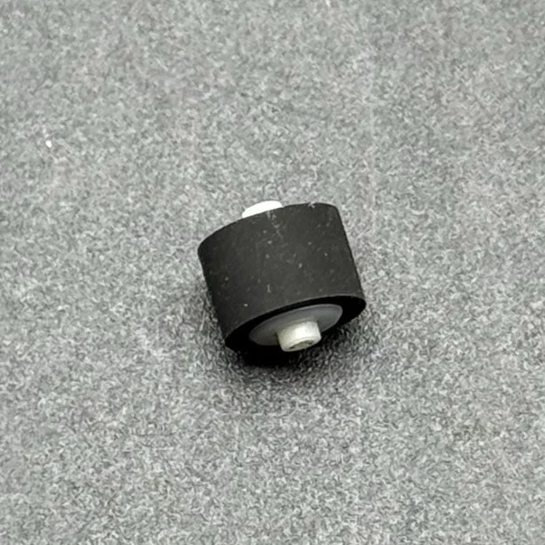 3 個 7 ミリメートル × 4.5 ミリメートル × 1.2 ミリメートルゴム