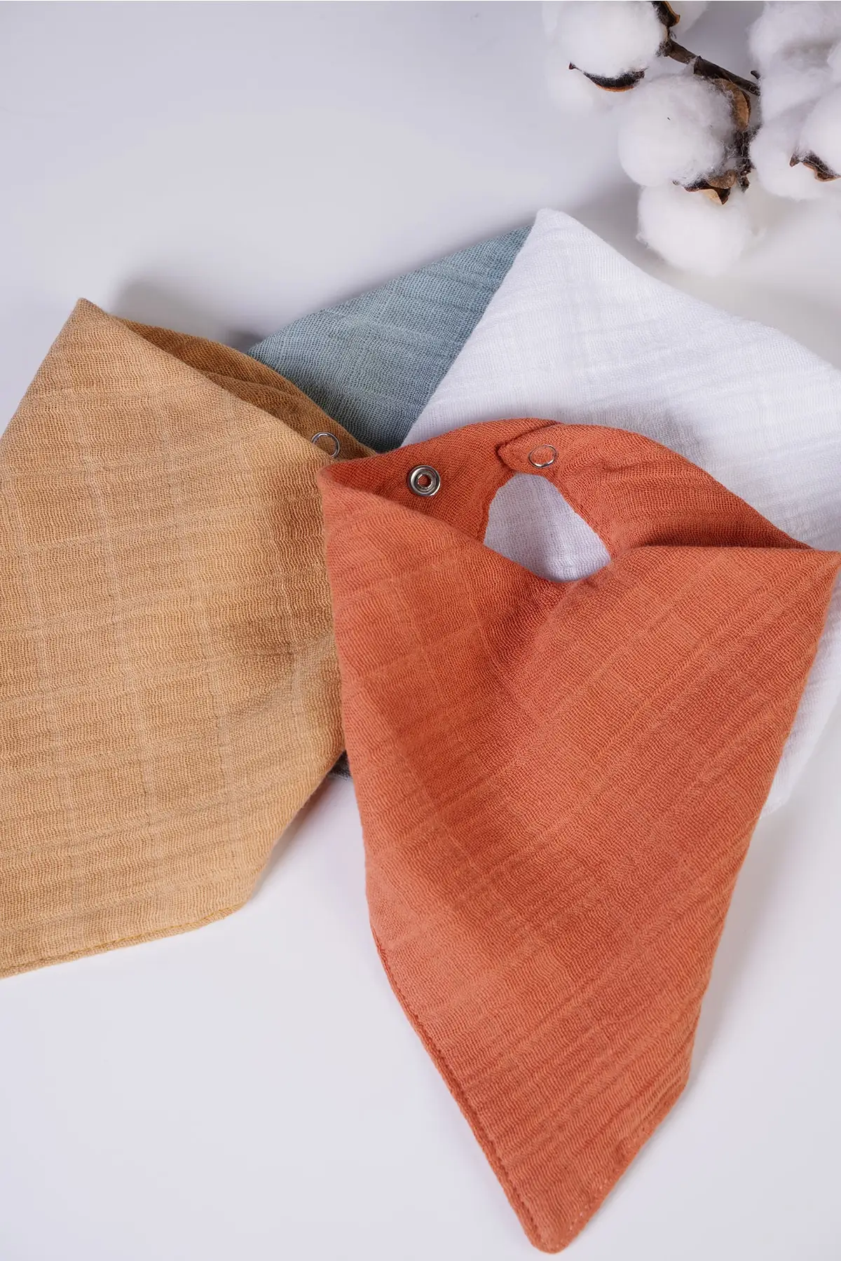 

Double Layer Muslin Fabric Snap Apron & Scarf Bandana Set 4 Pcs Multi-Color Nutrition & Breastfeeding & Breastfeeding Children