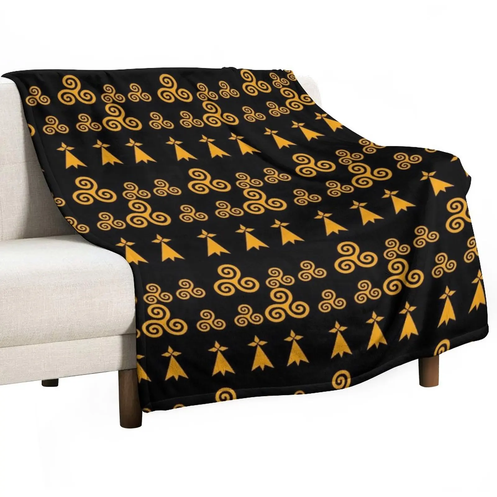 

Ermine and Triskel Throw Blanket Retro Blankets Decorative Bed Blankets Camping Blanket