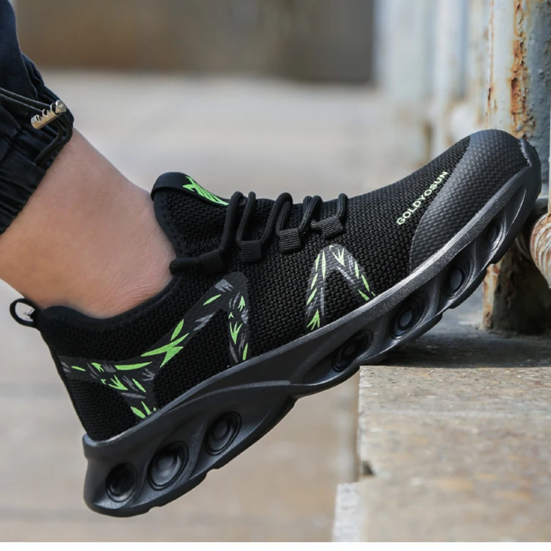 

New type of protective shoes for men Steel toe cap Anti impact Anti puncture Breathable Comfortable Lightweight cross-border