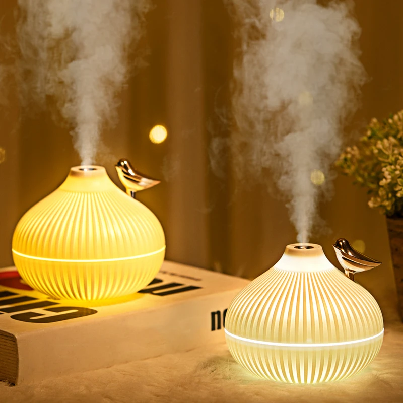 300ml USB Air Humidifier, Small Onion Style Humidifier With Night Light, Atmosphere Light, Mini-size USB Air Humidifier For Home 2