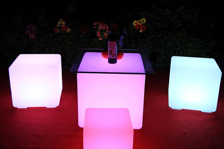 

15%, светодиодный кубический перезаряжаемый беспроводной декоративный светящийся стул с 7 цветами, дистанционным управлением, 35x35x35 см