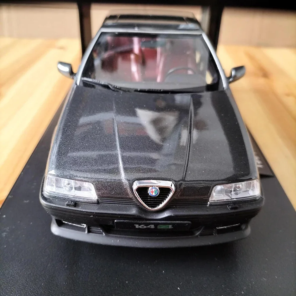 Kit Miniature Alezan Models 1:43 - Alfa Romeo 164 Q4 (1994) - Résine Grise - Fabriqué En France