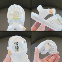 Summer LED Light Baby Girl Sandals Fashion Cute Candy Flower Soft Sole Toddler Shoes Kids Hollow Out Glowing Up Princess Sandals 4