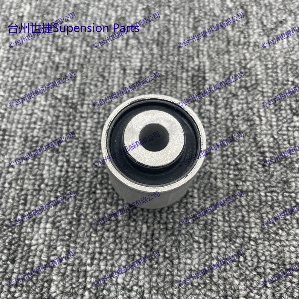 

Front Lower Control Arm Bushing For Audi A4 A5 A6 Q5 B8 B9 2007- 4GD407181