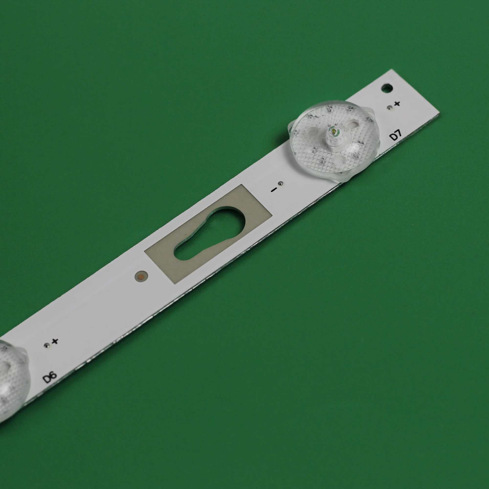ο 2 / 7LED LED Ʈ Ʈ TCL 4C-LB320T-HRAC 32D1200LG 7X2 32HR332M07A5 V1