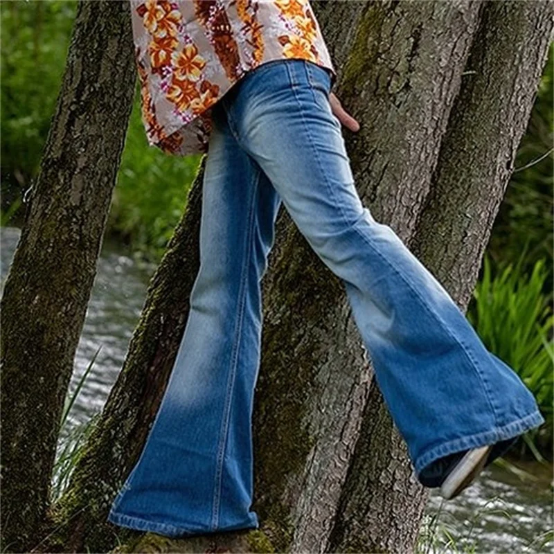 Рисунок 2 - Мужские джинсы-клеш в стиле панк