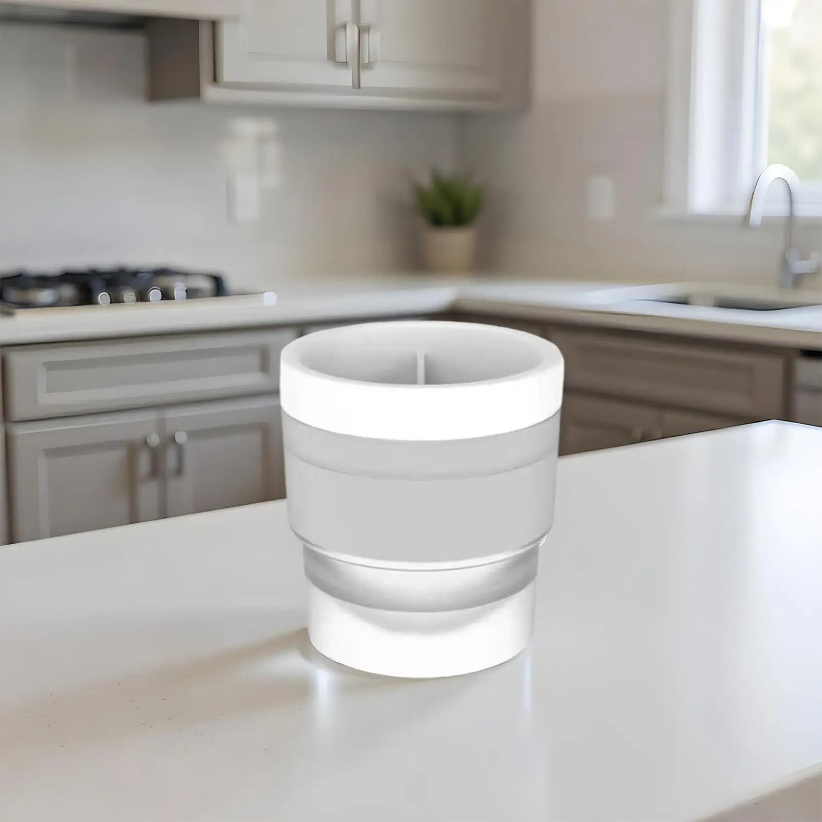 Ice Sphere Mold Non-Stick Round Cube Mold Silicone Whiskey Mould 4 Pieces For Cocktail Drink Wine Kitchen Home Celebration