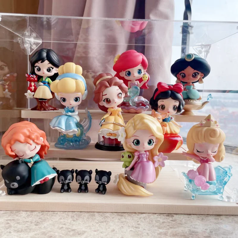 

2023 New Genuine Disney Series Fairy Tale Town Trend Toys Ornament Girl Birthday Christmas Gift Collection Figure Model Toys