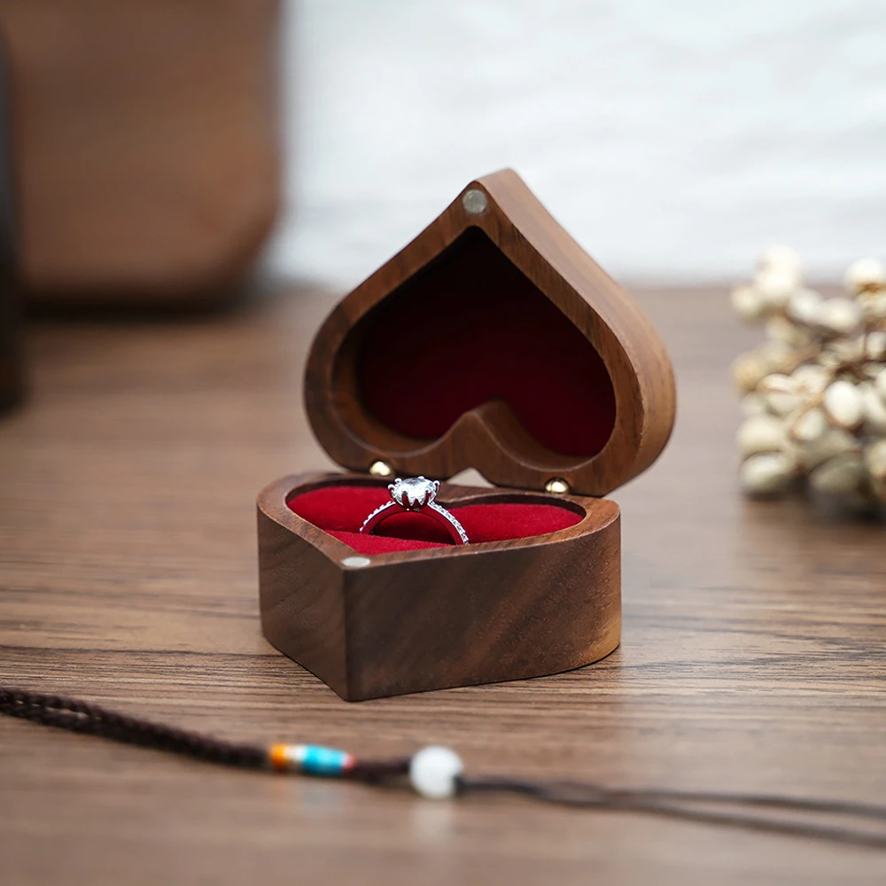 Love Heart Shaped Solid Wood Ring Box Rotating Display Ring Box Black Walnut Jewelry Storage Box Jewelry Packaging Display