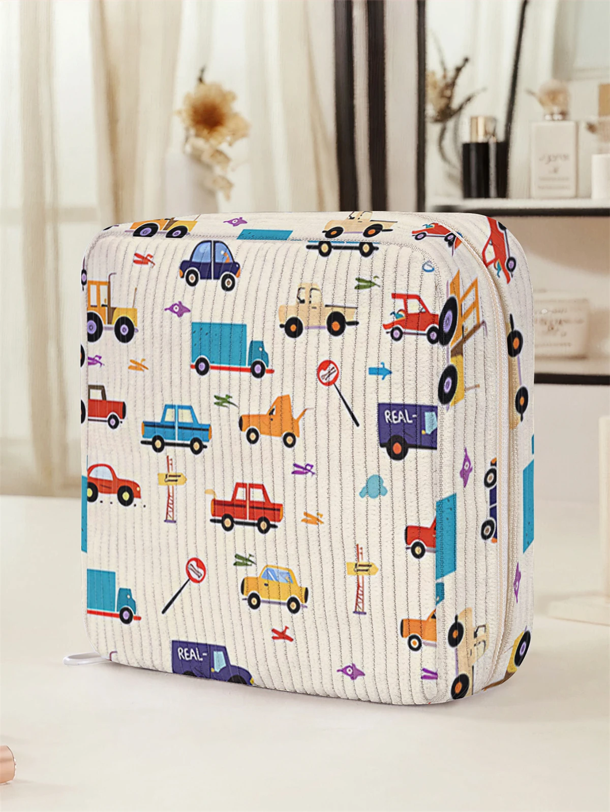 Cartoon car pattern printed sanitary napkin storage bag, women's lightweight tissue bag, sanitary tissue bag