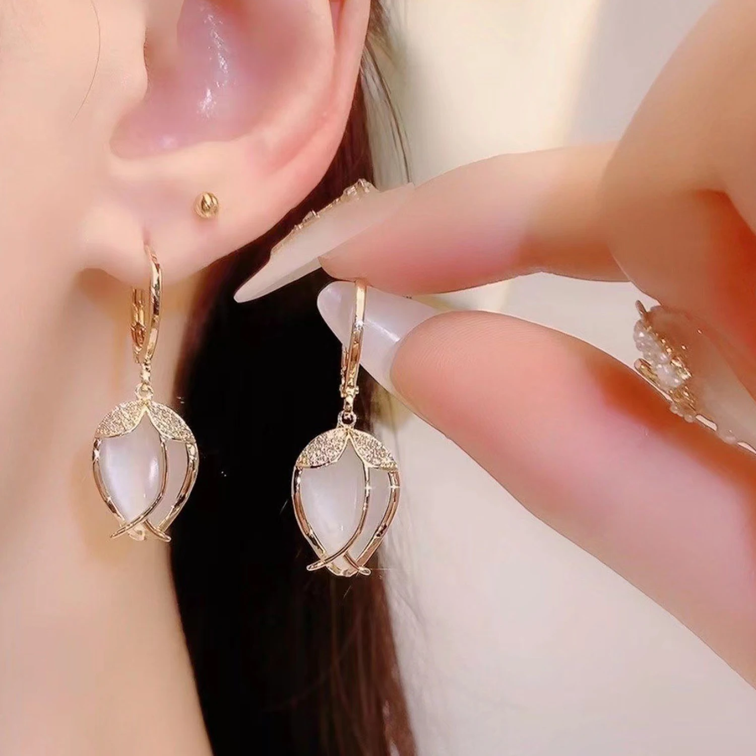 

Romantic Tulip Flower Water Drop Earrings Elegant Opal Sweet All-match Exquisite Ear Buckle Luxury Earring Jewelry Accessories