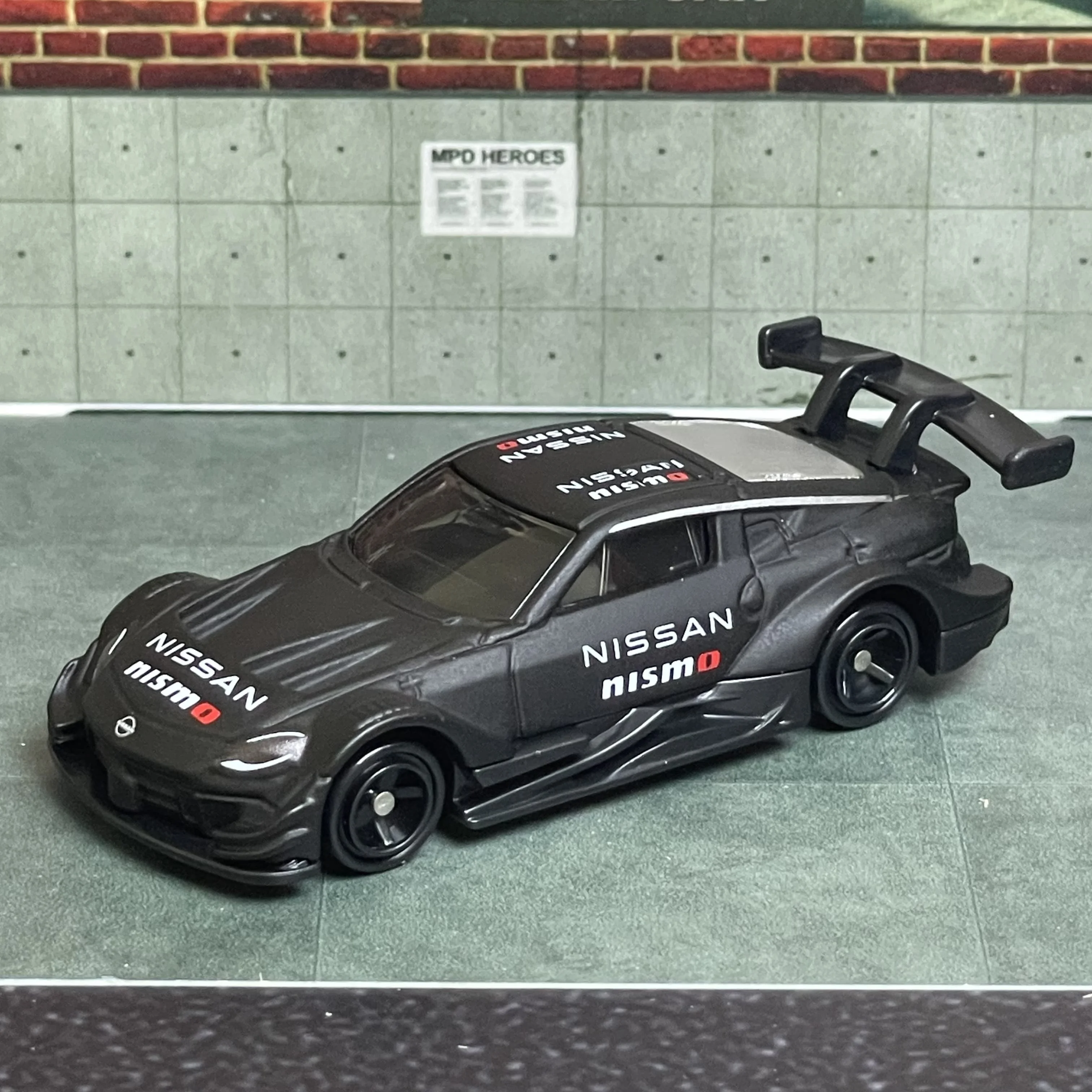 Takara Tomy Tomica No.13 Nissan Fairlady Z NISMO GT500 Cars Hot