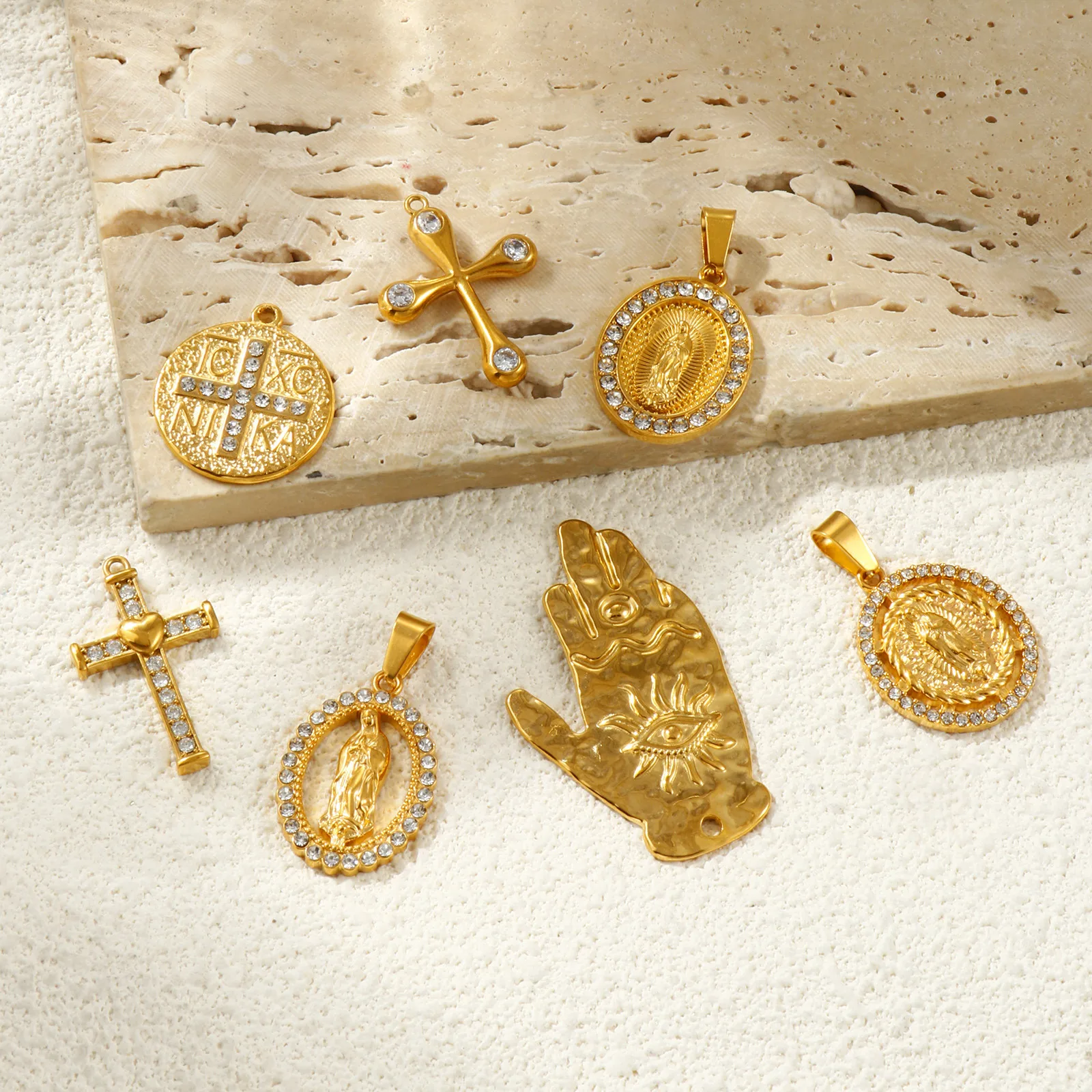 1 Stück religiöser Anhänger mit kubischem Zirkonia, 18 Karat vergoldet, Jungfrau Maria Kreuz, 304 Edelstahl, für DIY-Halskettenherstellung – Detail 4