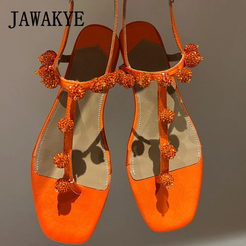 

2023 Summer Crystal Ball Flat Flip Flops Sandals Women Brand Pinch Toe T-Strap Rhinestone Sandalias Fashion Beach Shoes Femme