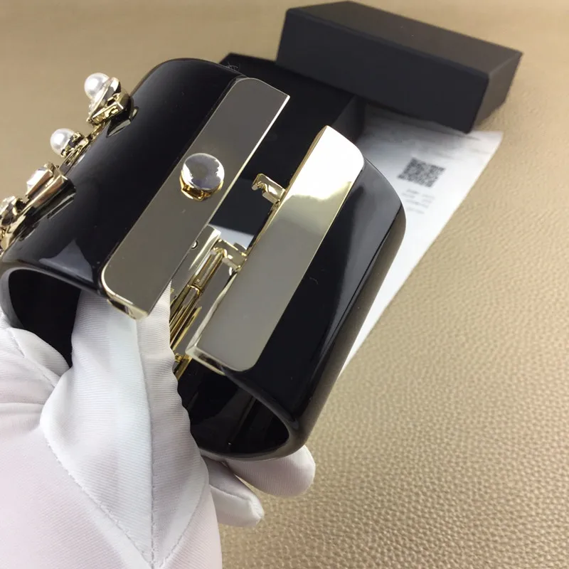 

Fashion exquisite acrylic black rhinestone resin wide bracelet