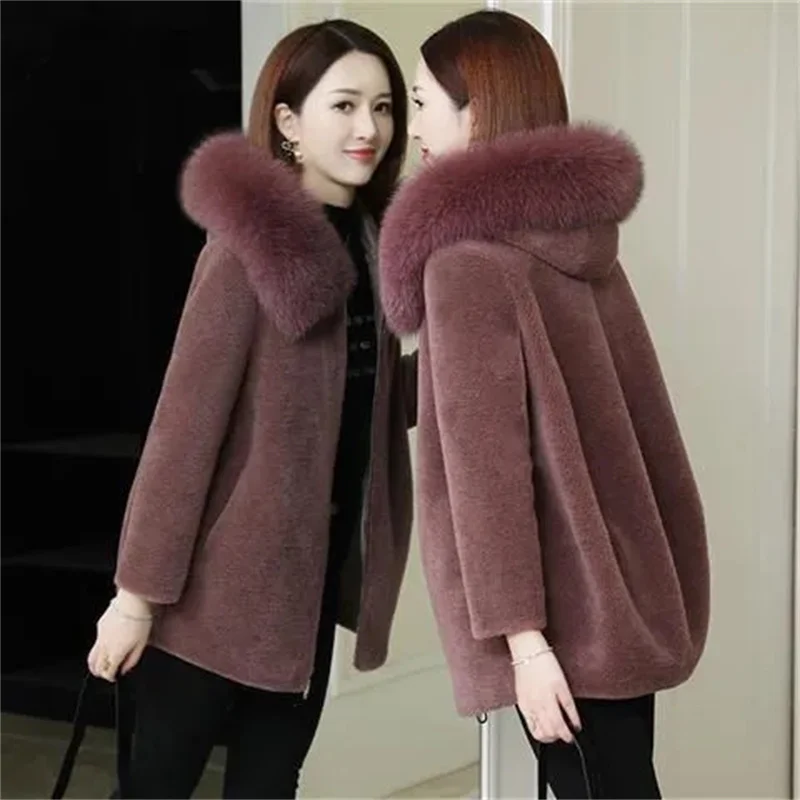 

2023 New Sheep Shearing Coat Jacket Women Winter Faux Fur Overcoat Middle-aged Female Hooded Windproof And Warm Coats 5XL