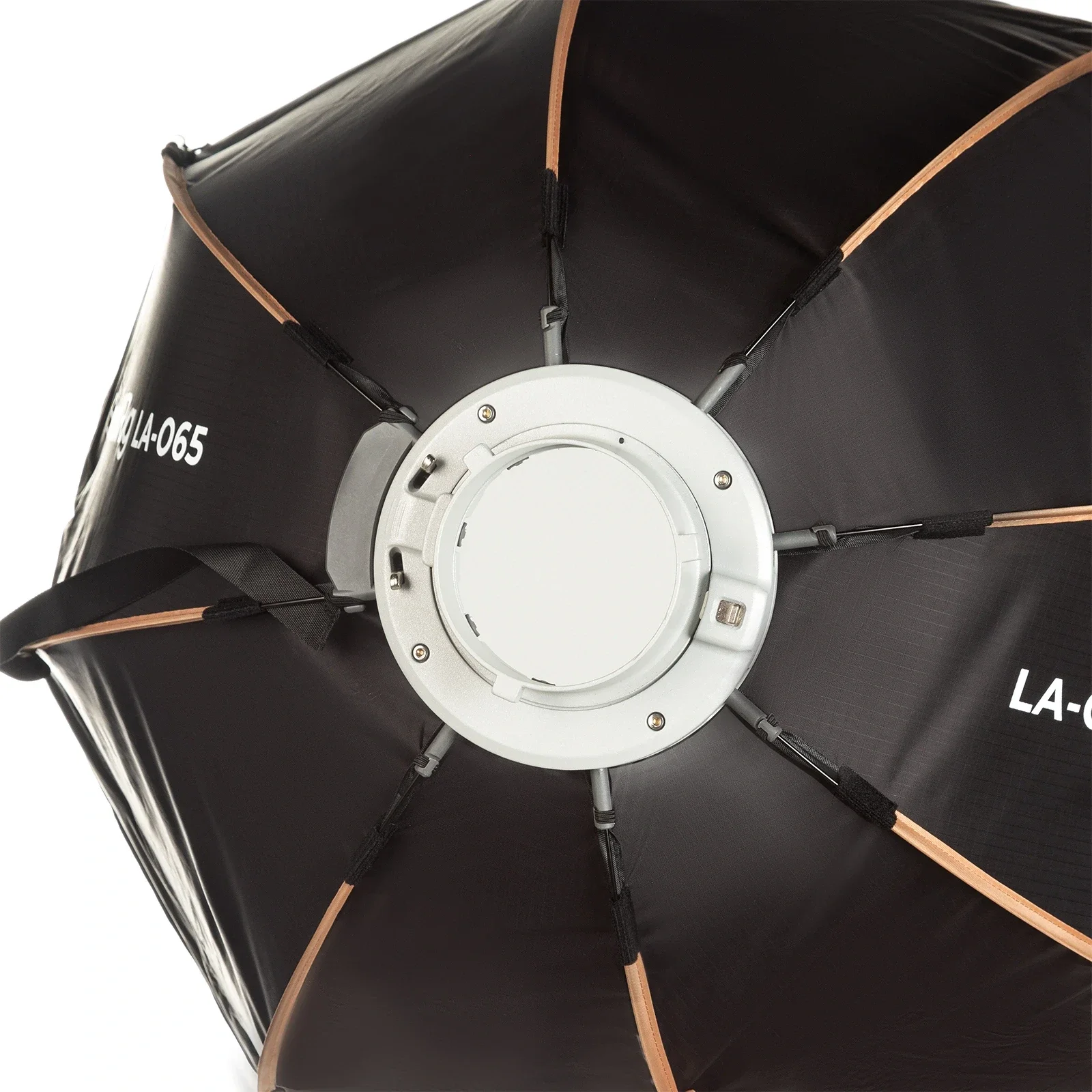 LA-O65 Octagonal Softbox with Bowens Mount for RC 120D / 120B / 220D / 220B / R