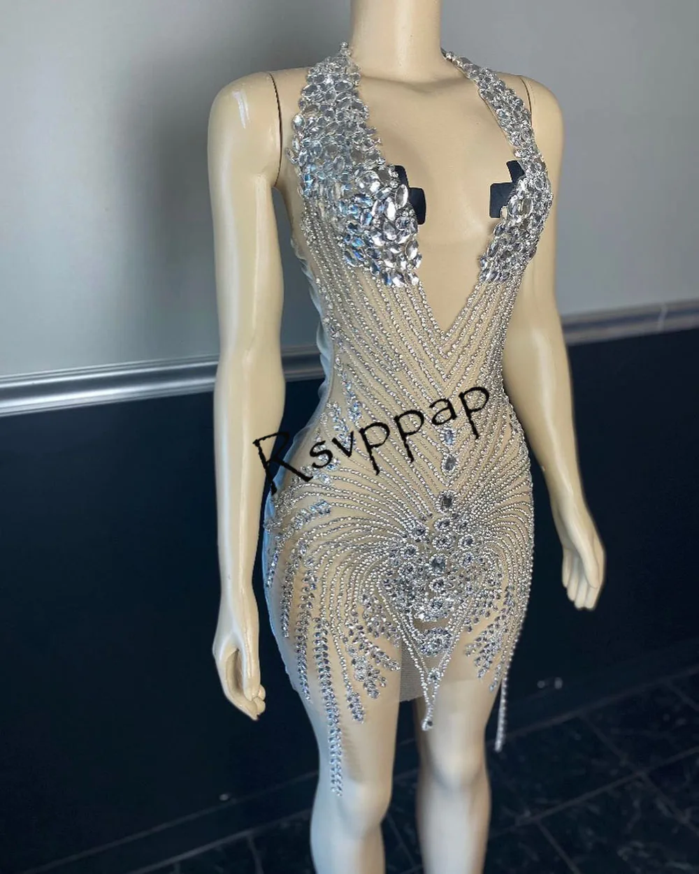 

Stunning V-neck Sleeveless Rhiestone Diamond African Black Girls Pink Short Prom Dresses 2023 For Birthday Party Cocktail Gowns
