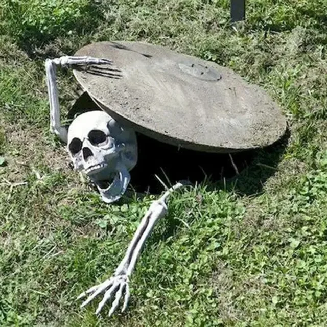 Halloween Skeleton Stakes Decor 1