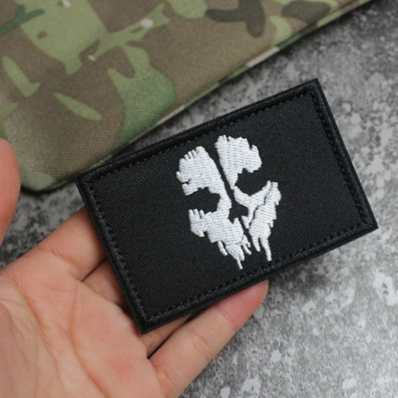 1 Pz Call Of Duty Ghost Mask Ricamo Magic Patch Sticker 8X5Cm Arm Badge Personalizzato Zaino Sticker Patch Creativa